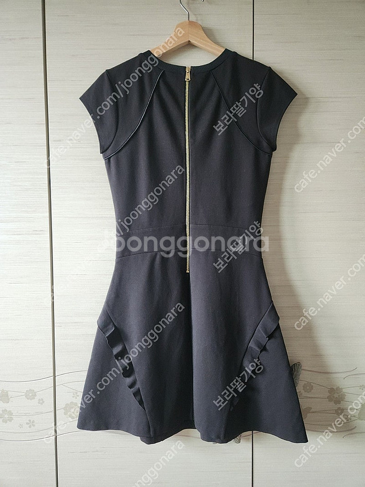 쥬시꾸뜨르 블랙원피스 S사이즈 거의새옷--1