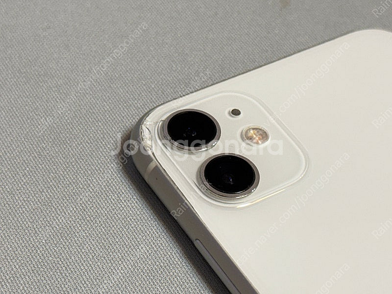 아이폰11 64GB 화이트 팝니다.--3