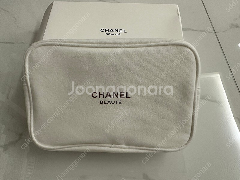 샤넬 파우치 판매 (흰색)--1