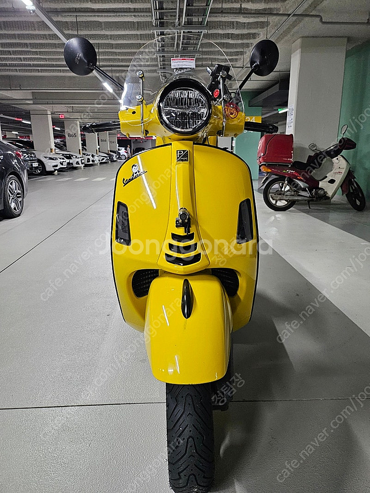 베스파 GTS300 슈퍼스포츠 21년식 노랑 팝니다--0