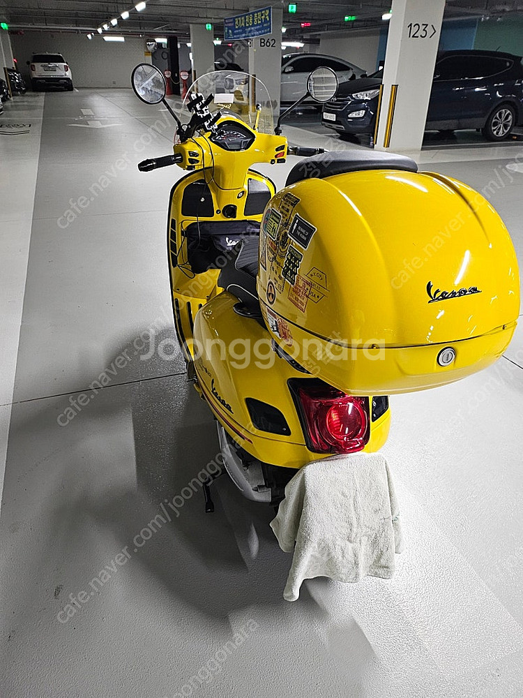 베스파 GTS300 슈퍼스포츠 21년식 노랑 팝니다--3
