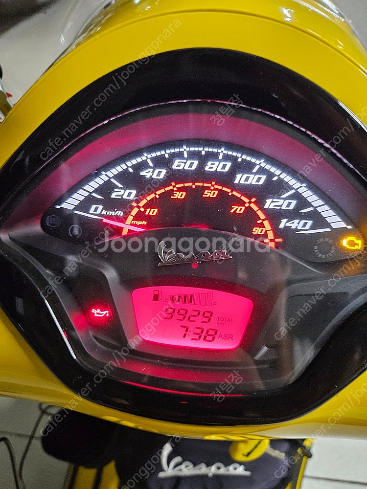 베스파 GTS300 슈퍼스포츠 21년식 노랑 팝니다--4