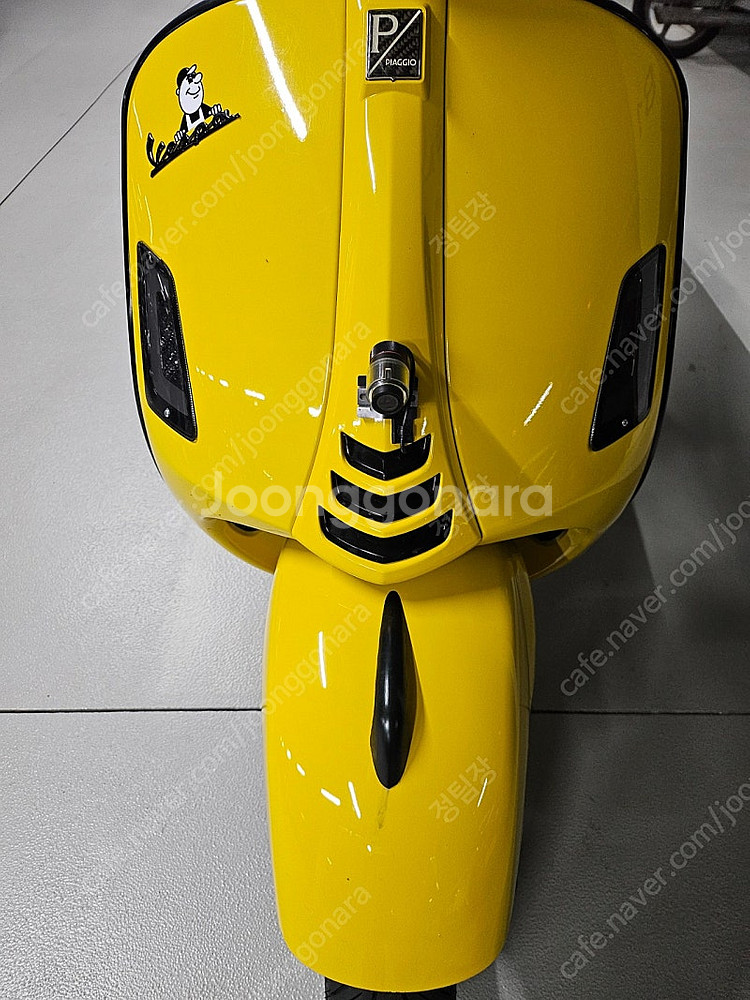 베스파 GTS300 슈퍼스포츠 21년식 노랑 팝니다--5