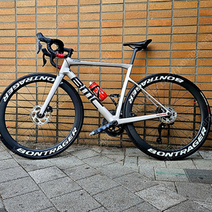 로드자전거 BMC 팀머신 SLR FIVE 105 di2. 아데온2 카본휠 판매합니다.