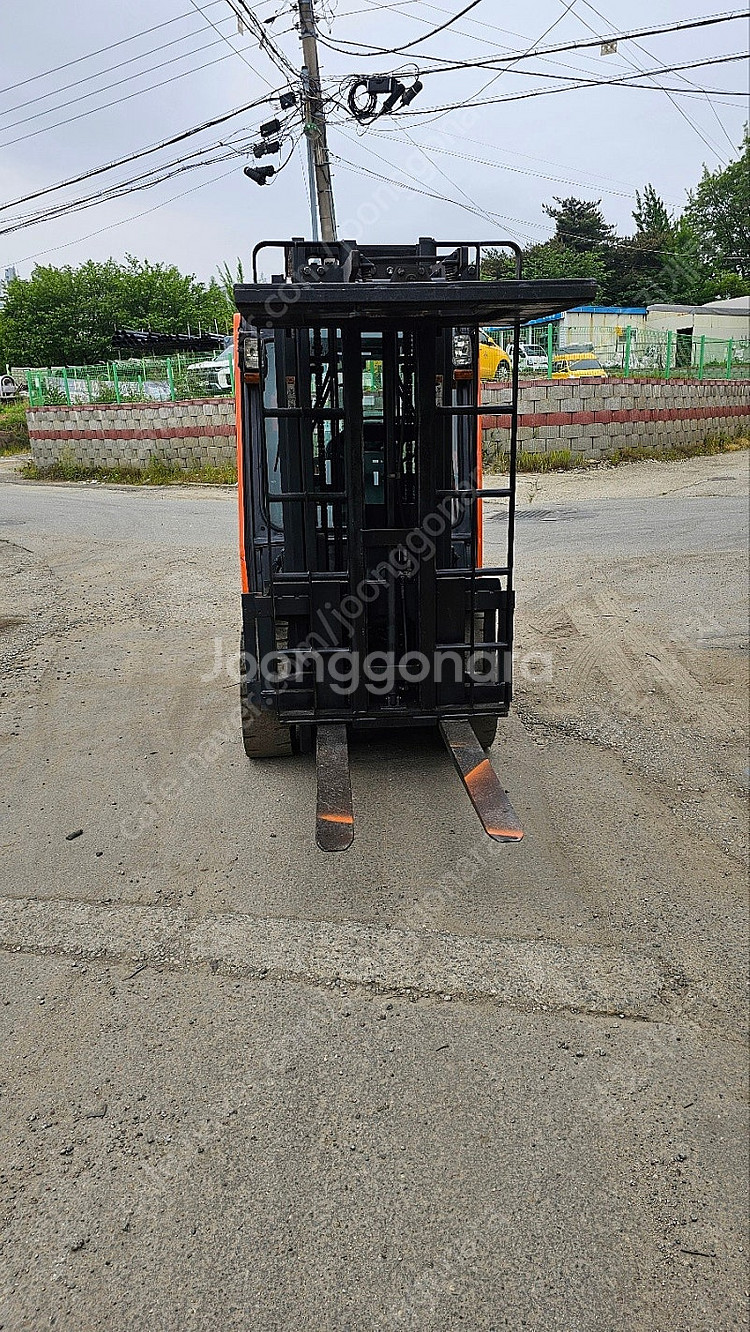 디젤 지게차 3톤 2단 두산 차량상태좋음--1