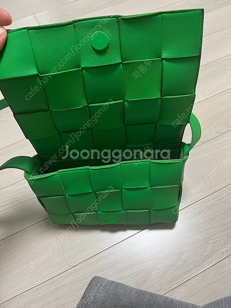 보테가 베네타 카세트백 미디움 초록--1