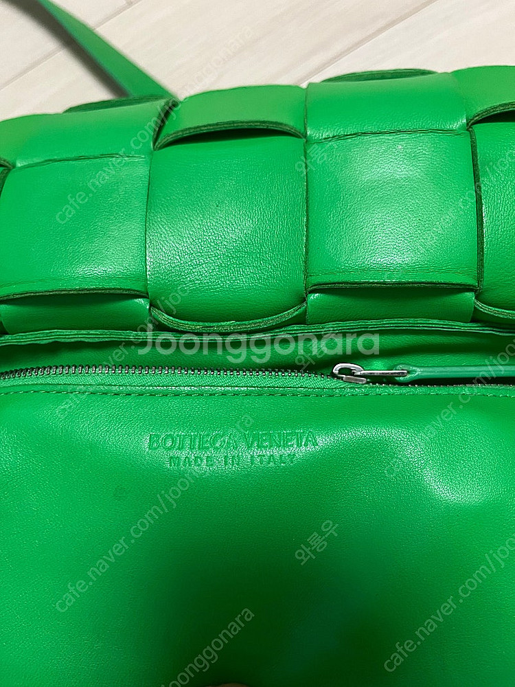 보테가 베네타 카세트백 미디움 초록--2