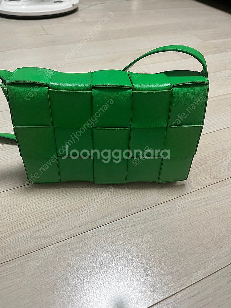 보테가 베네타 카세트백 미디움 초록--3