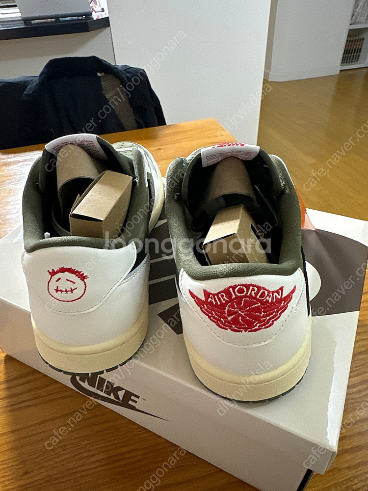 트래비스 스캇 AJ1 Low 올리브 DM 7866 20...--3
