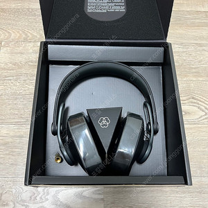 akg k371 밀폐형 헤드폰 + 데코니 패드