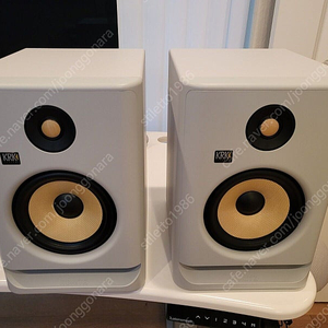 KRK ROKIT7 G4 화이트1조 팝니다