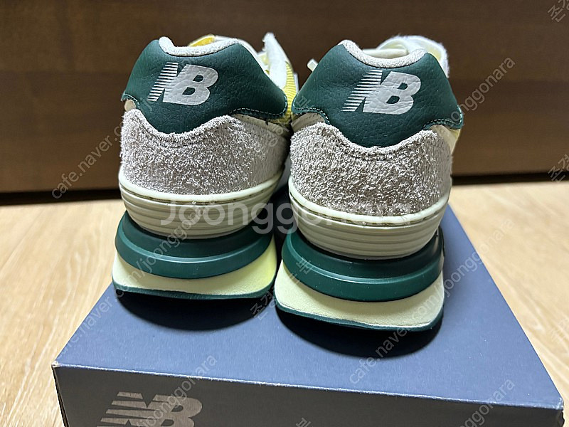 뉴발란스 574 레거시 새제품 판매합니다(250 사이즈...--3