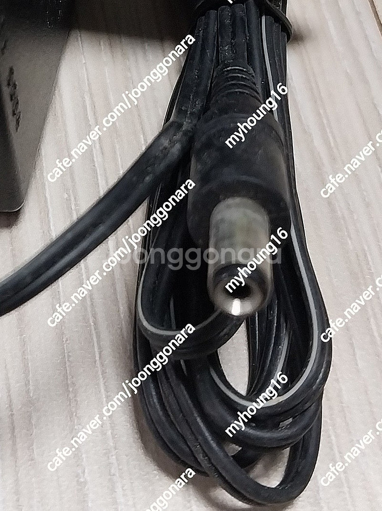 LG DC 12V 300mA 아답터 팝니다. (7천원)--1