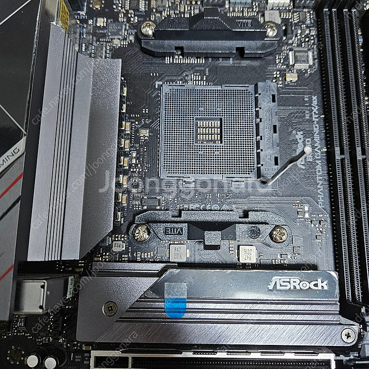 라이젠 5600x+애즈락 b550i 보드 팝니다.--1