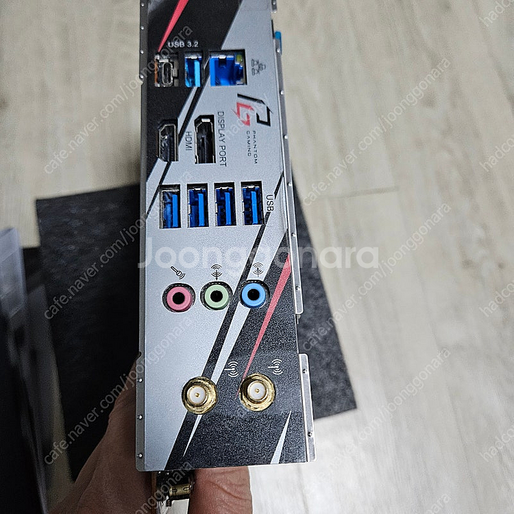 라이젠 5600x+애즈락 b550i 보드 팝니다.--6