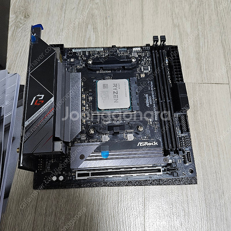 라이젠 5600x+애즈락 b550i 보드 팝니다.--8