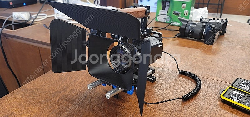 캠코더 카메라 소니 FDR-AX700 ± 케이지 셋트--0