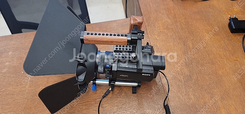 캠코더 카메라 소니 FDR-AX700 ± 케이지 셋트--1