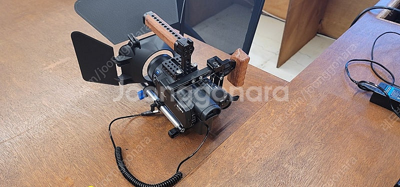 캠코더 카메라 소니 FDR-AX700 ± 케이지 셋트--2