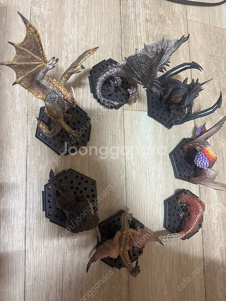 몬스터헌터 스탠다드 피규어 7개 일괄 택포 5.5에 팝니다--0