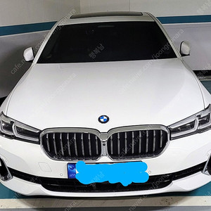 BMW G30 lci 520i lux 21년 10월 출고 10,300km 상태 극상