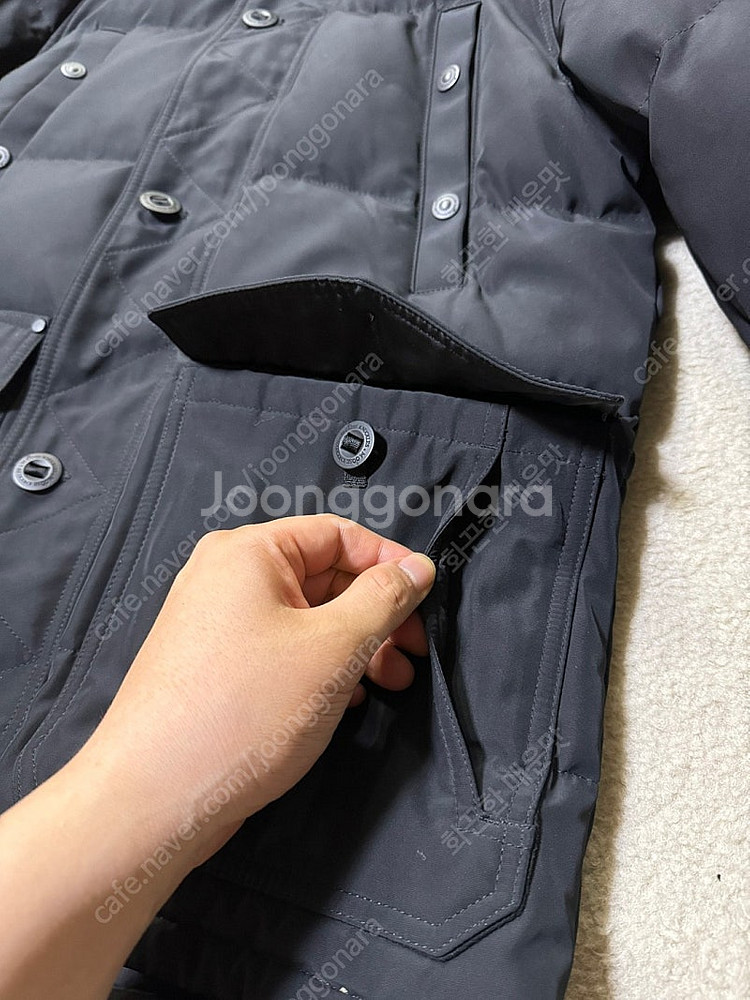 무스너클 알곤퀸 폭스퍼 패딩 자켓 M 판매합니다.--3