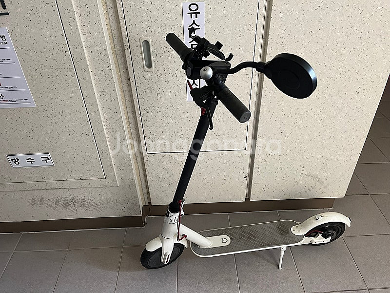 샤오미 정품 화이트 전동 킥보드 저렴하게 판매합니다. ...--0