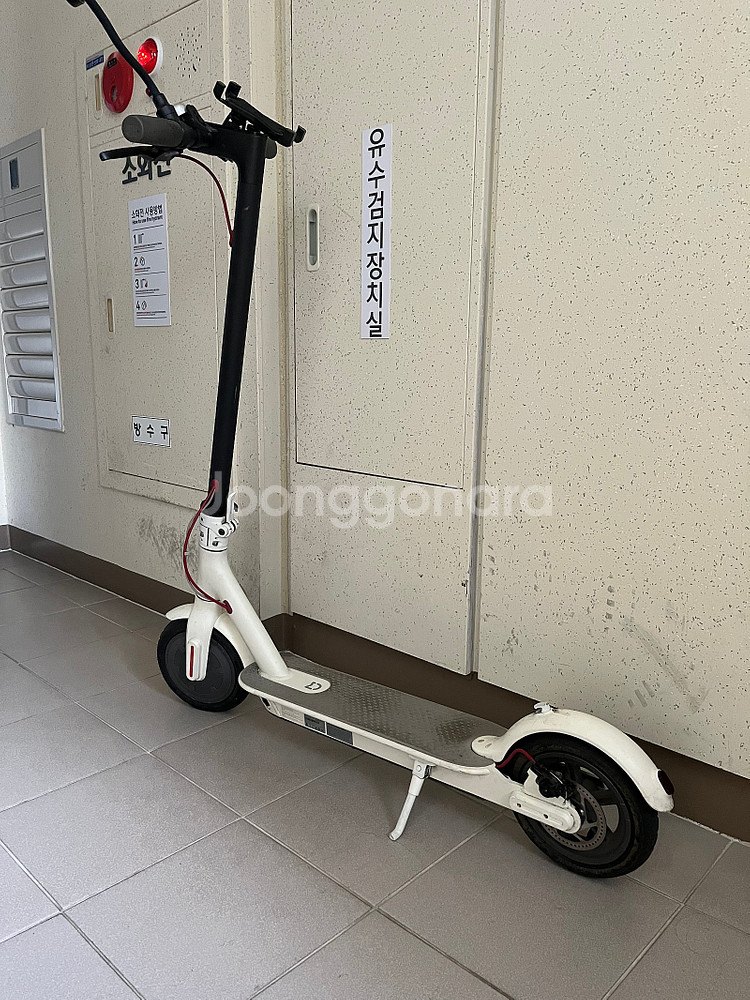 샤오미 정품 화이트 전동 킥보드 저렴하게 판매합니다. ...--4