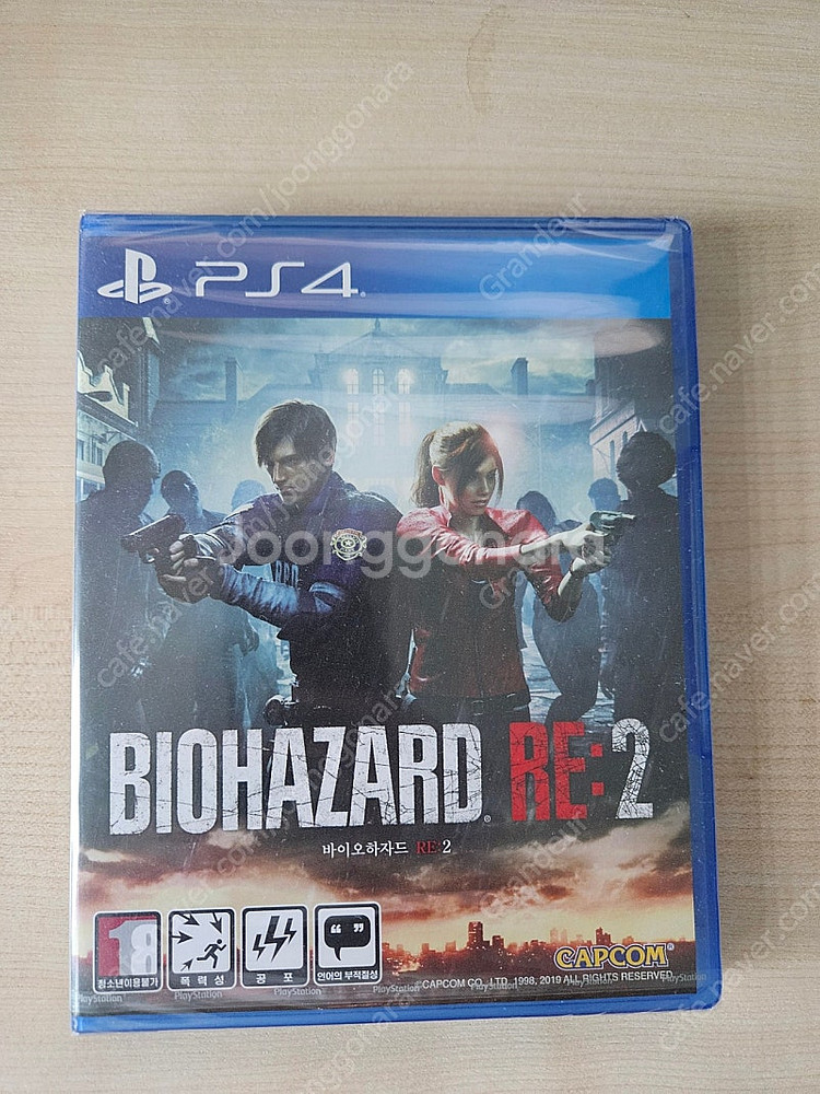 PS4 바이오하자드 RE2 미개봉 팝니다.--0