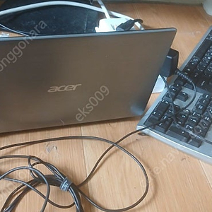 넷북 새것 acer 메모리4기가 ssd 120기가 , i3 3세대 택포 7만원