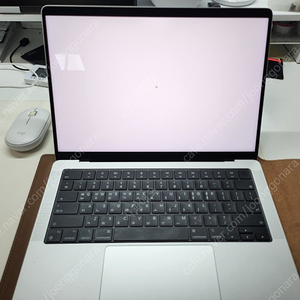 맥북 프로 m1 14인치 실버 16gb, 512gb 판매합니다.