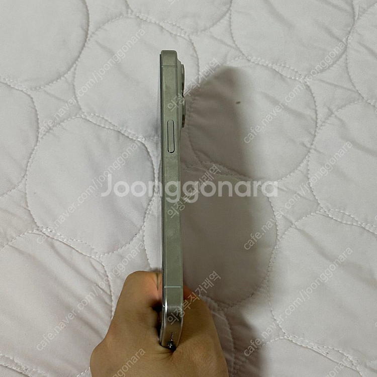 아이폰15pro 512G 화이트색상 판매합니다--2