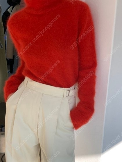 모네마켓 홀리데이 롤넥 니트 이미지