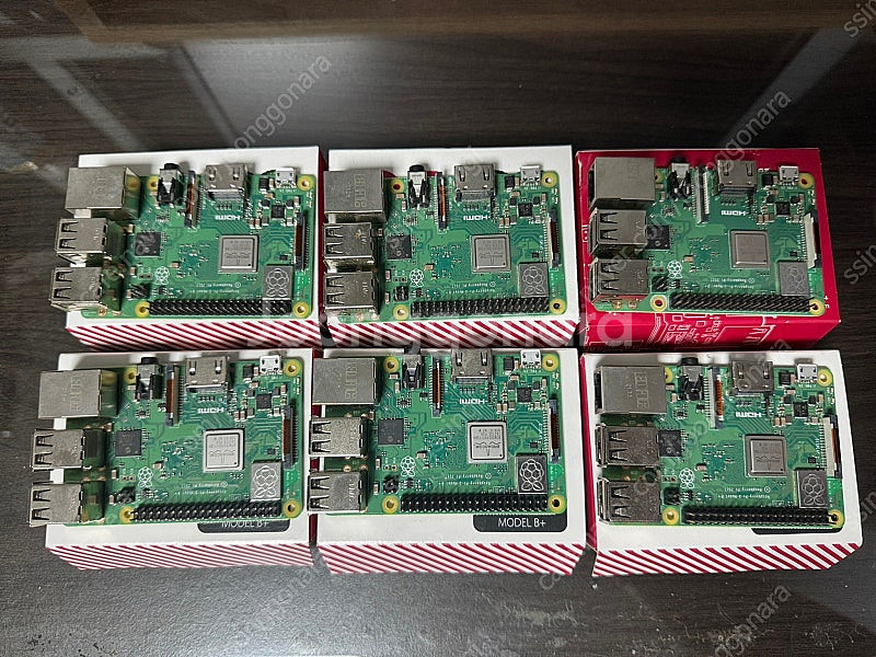 라즈베리파이 3B+ 와 sd메모리 32g 팝니다--0