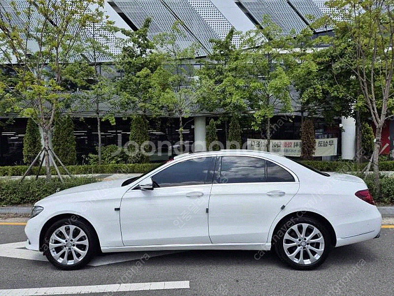 벤츠 E-클래스 W213 E220d 익스클루시브 중고차...--0