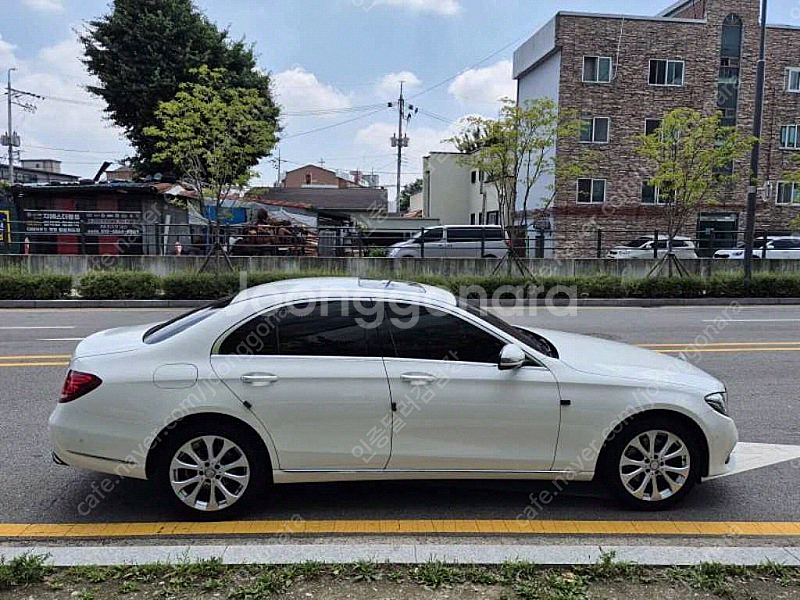벤츠 E-클래스 W213 E220d 익스클루시브 중고차...--3