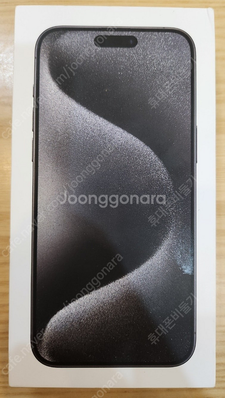 아이폰15프로맥스512기가 블랙 자급제 액정기스 하나없고 뒷판 깨진 폰 판매합니다--0