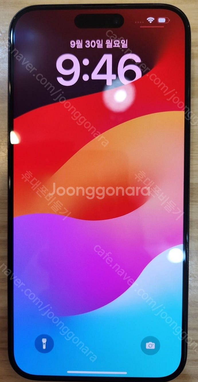 아이폰15프로맥스512기가 블랙 자급제 액정기스 하나없고 뒷판 깨진 폰 판매합니다--1