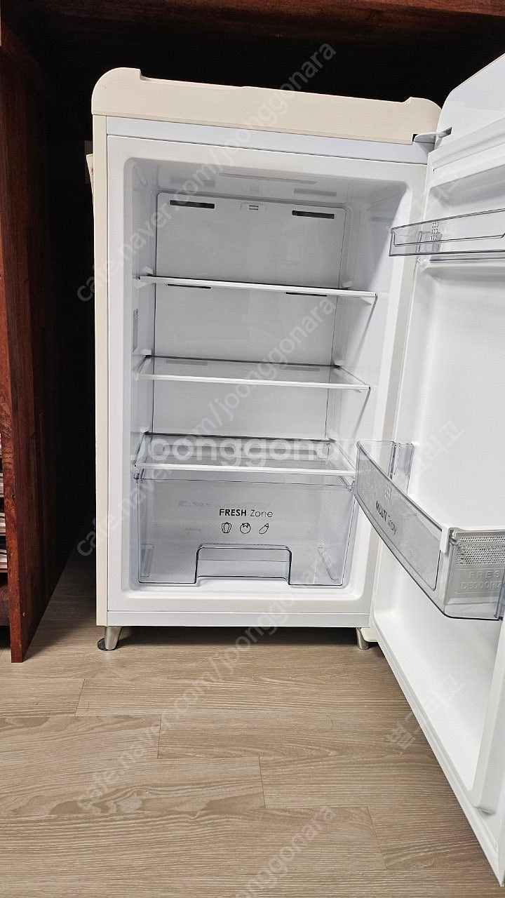 위니아 딤채 쁘띠 김치냉장고 고장제품 팝니다--1