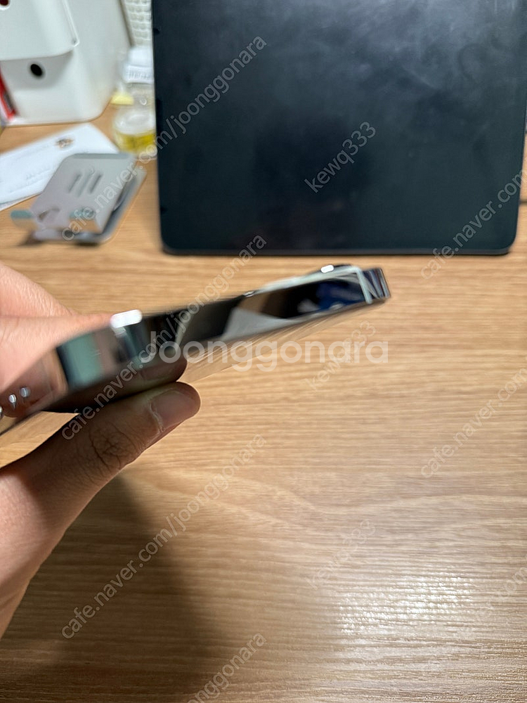 아이폰 13프로맥스 256GB 실버 팝니다 (가격인하) 배터리90%--2