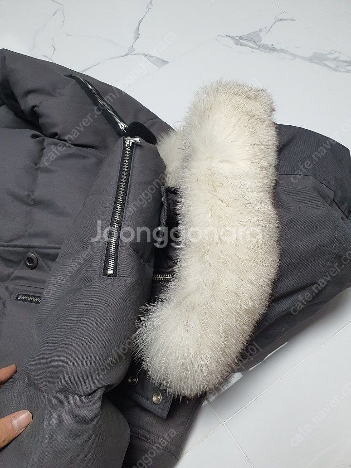 무스너클 쓰리쿼터 패딩 자켓 그레이 M 판매합니다.--5