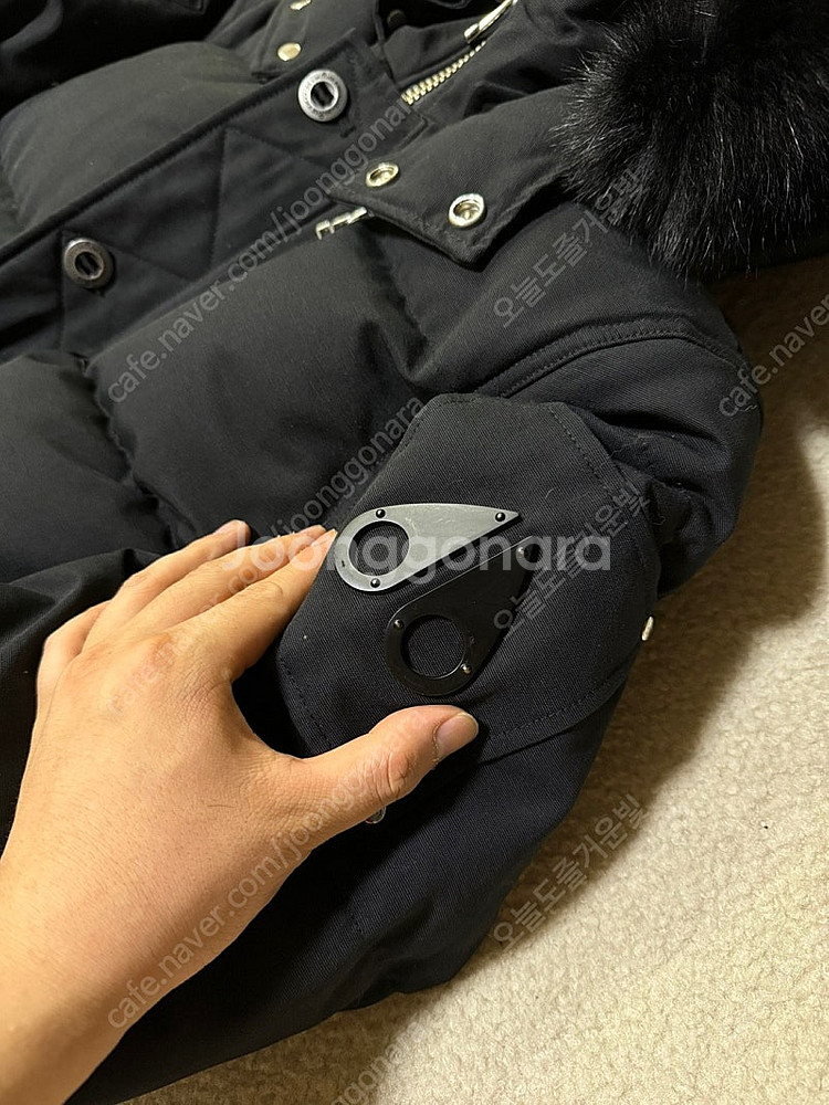 무스너클 쓰리쿼터 블랙/블랙 퍼 패딩 자켓 M 판매합니...--4
