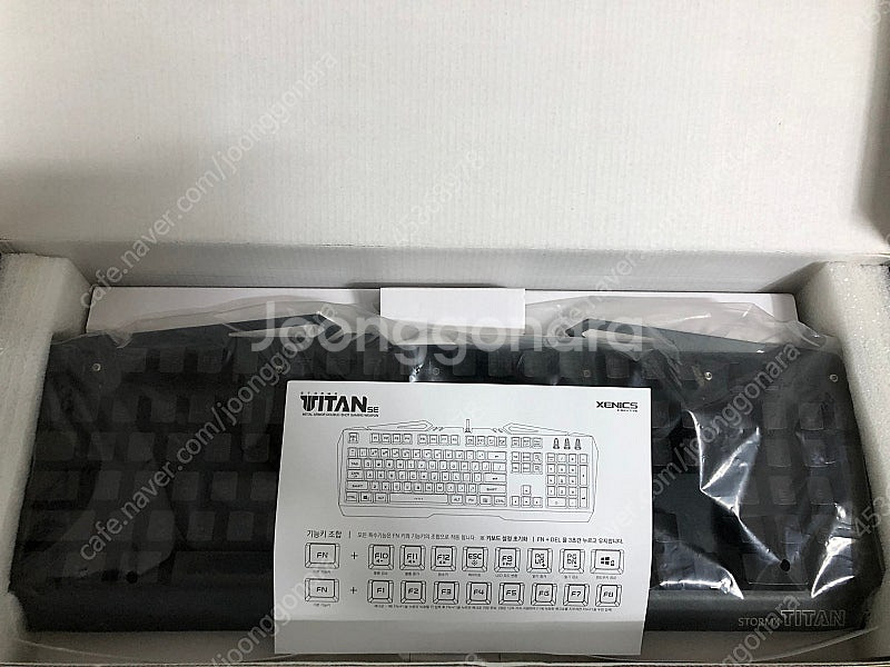 제닉스 STORMX TITAN SE 게이밍 키보드 팝니...--0