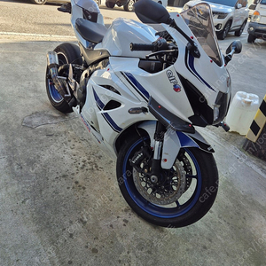 r1000r 18년 팝니다.