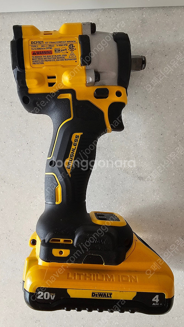 디월트 DCF921 임팩렌치--1