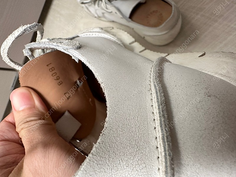 부테로 카레라 화이트 37 판매합니다--5