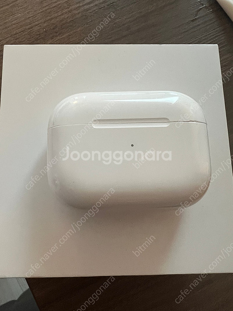 에어팟 프로2 거의새것 판매합니다--1