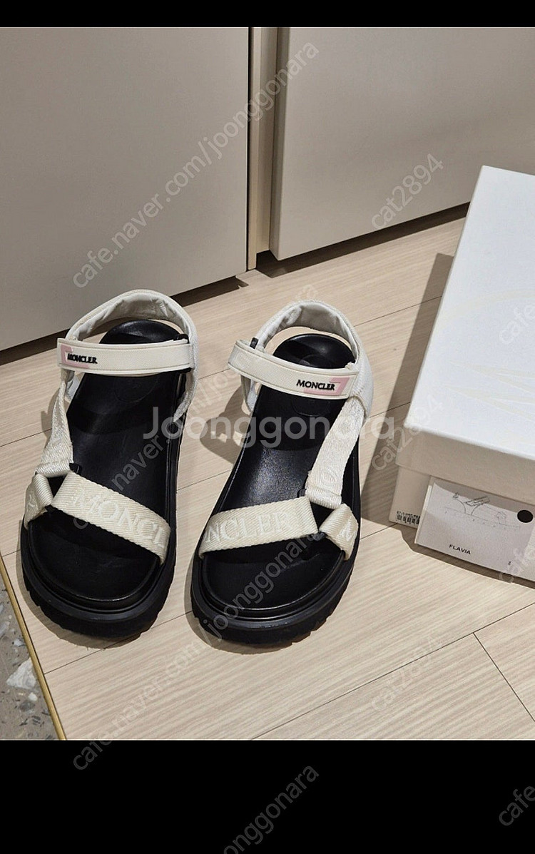 몽클레르 벨크로 샌들 38 (245-250)--0