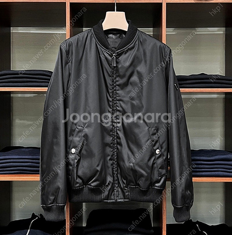 프라다 나일론 봄버자켓 48사이즈 팝니다--0