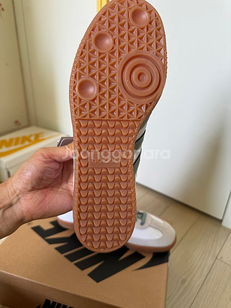 아디다스 삼바 OG W US 9사이즈 팝니다.--7